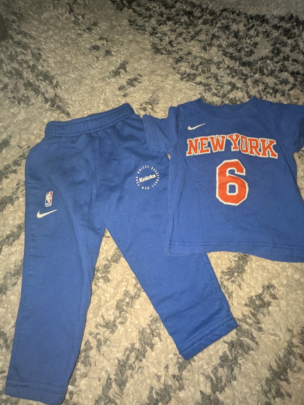 Nike Kids Blue New York Knicks Tee & Joggers Set with Orange Accents